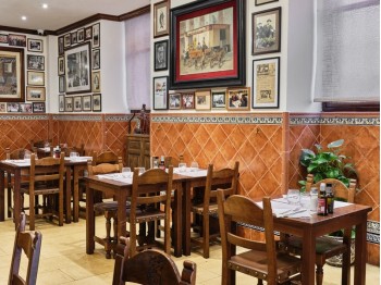 3_5diz825gxf_Casa Ciriaco Salones (6).jpeg